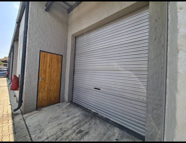 140M² WAREHOUSE TO LET IN PRESIDENT PARK